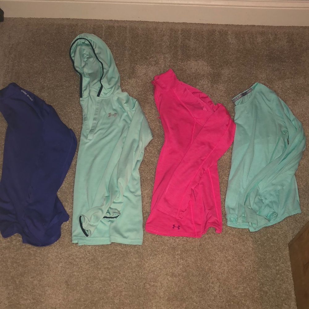 4 Under Armour shirts size Medium
